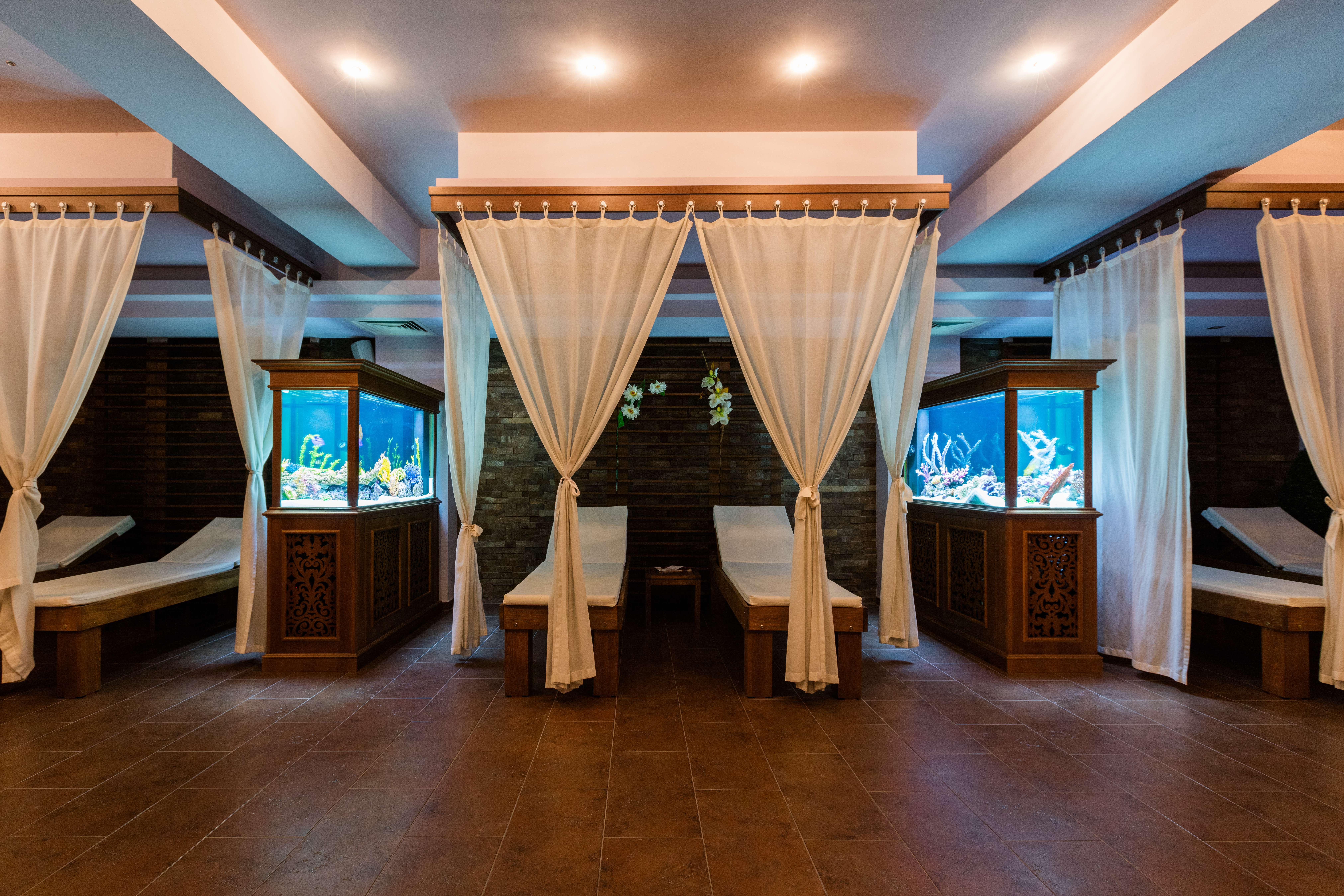 Primoretz Grand Hotel & Spa Burgas Bagian luar foto Aquarium in the spa
