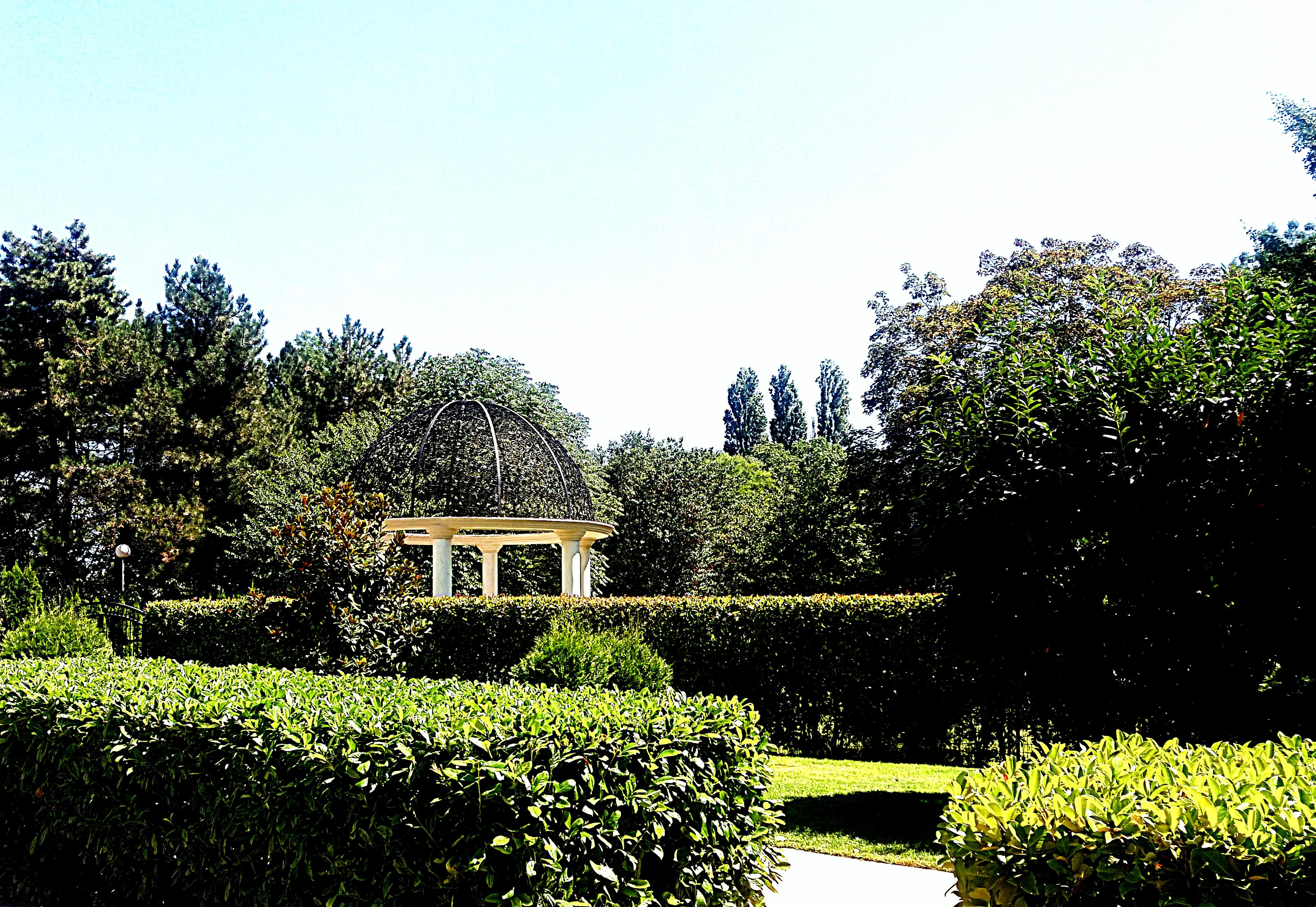 Primoretz Grand Hotel & Spa Burgas Bagian luar foto The gardens of the Villa Durazzo-Pallavicini