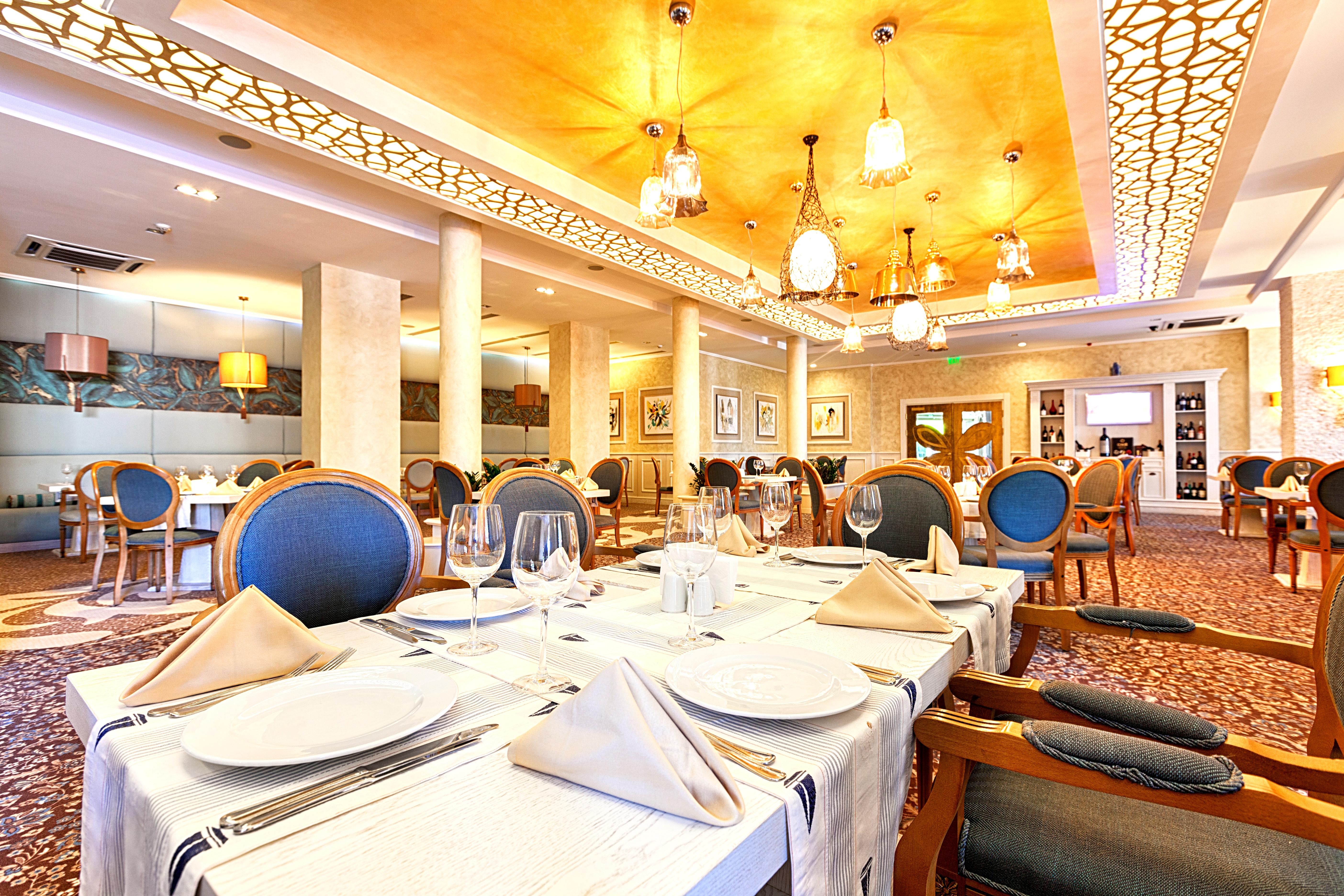Primoretz Grand Hotel & Spa Burgas Bagian luar foto The restaurant